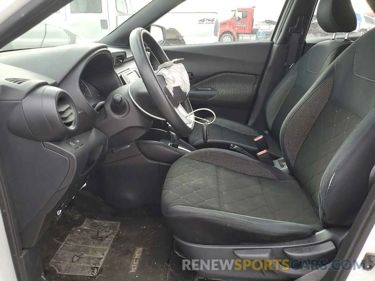 7 Photograph of a damaged car 3N1CP5CU1KL478442 NISSAN KICKS 2019