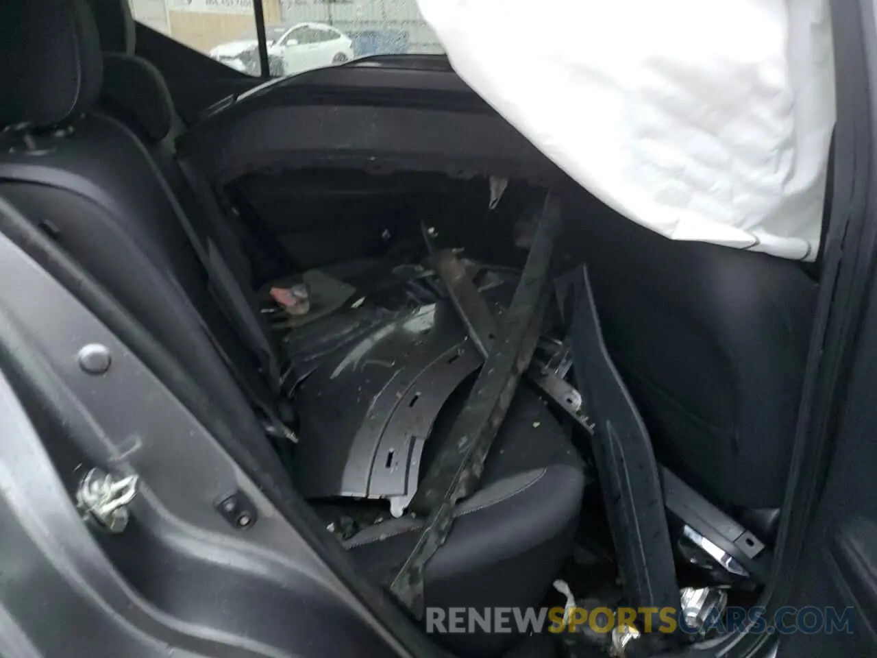12 Photograph of a damaged car 3N1CP5CU1KL516428 NISSAN KICKS 2019