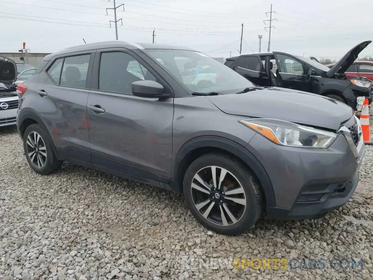 4 Photograph of a damaged car 3N1CP5CU1KL530457 NISSAN KICKS 2019