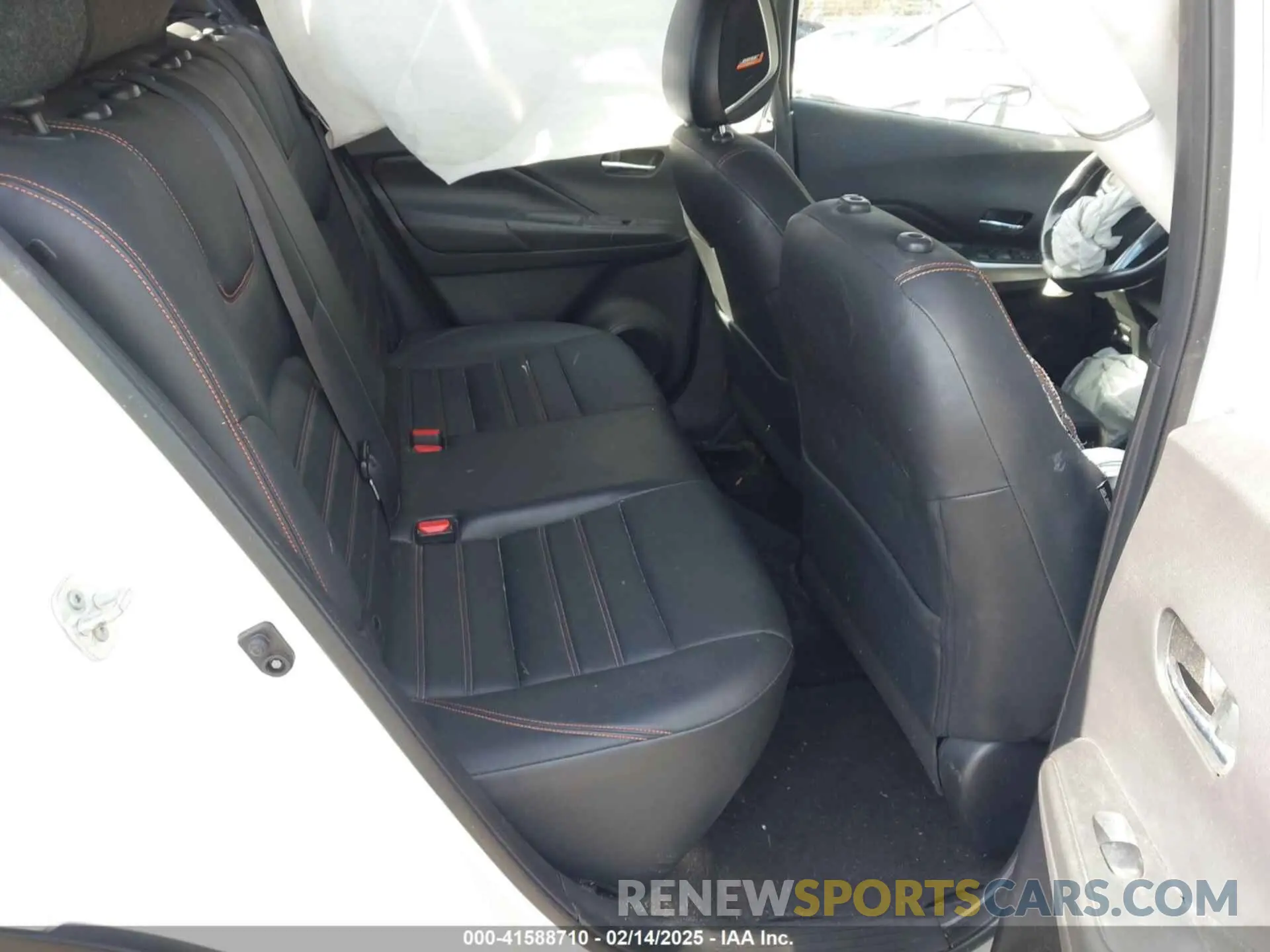 8 Photograph of a damaged car 3N1CP5CU1KL538879 NISSAN KICKS 2019