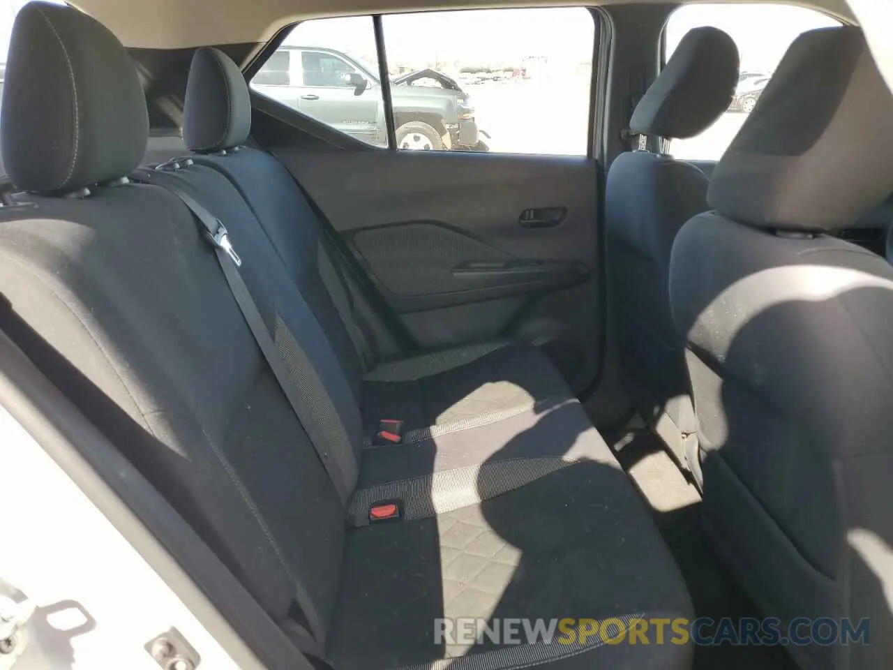 10 Photograph of a damaged car 3N1CP5CU1KL539921 NISSAN KICKS 2019