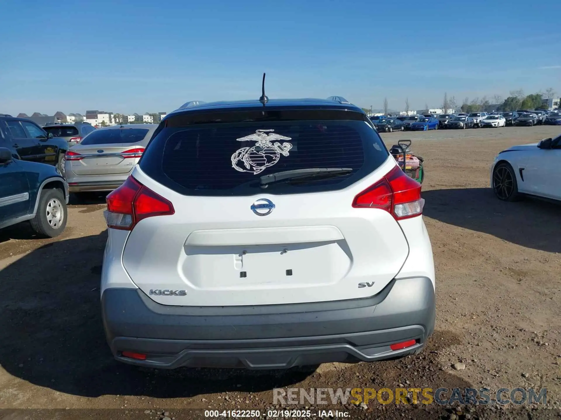 17 Photograph of a damaged car 3N1CP5CU1KL543001 NISSAN KICKS 2019