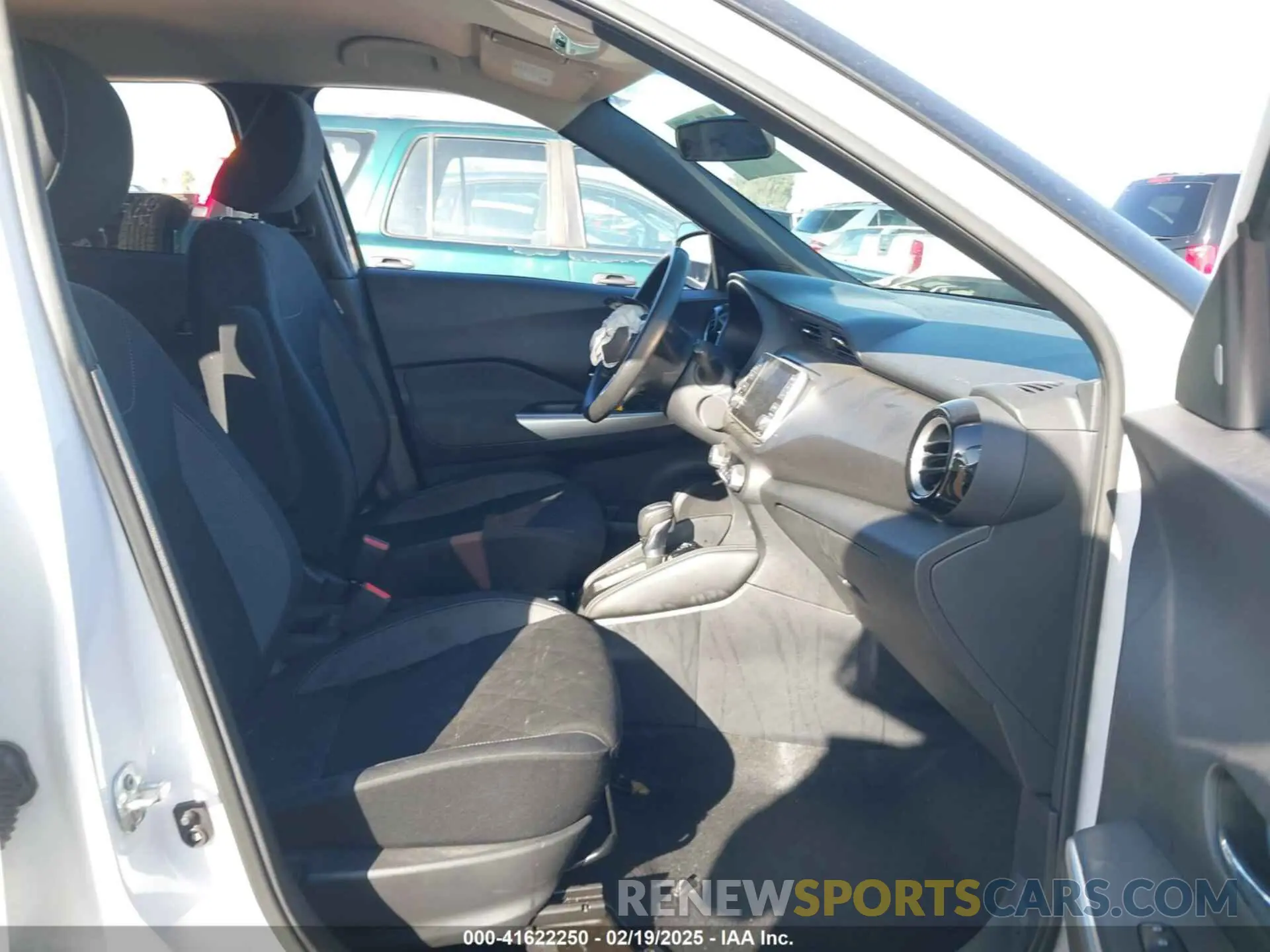 5 Photograph of a damaged car 3N1CP5CU1KL543001 NISSAN KICKS 2019