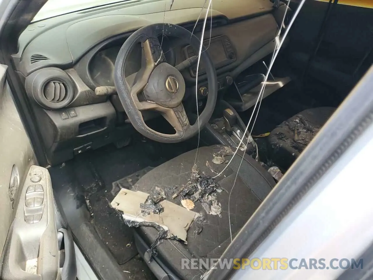 8 Photograph of a damaged car 3N1CP5CU1KL558033 NISSAN KICKS 2019