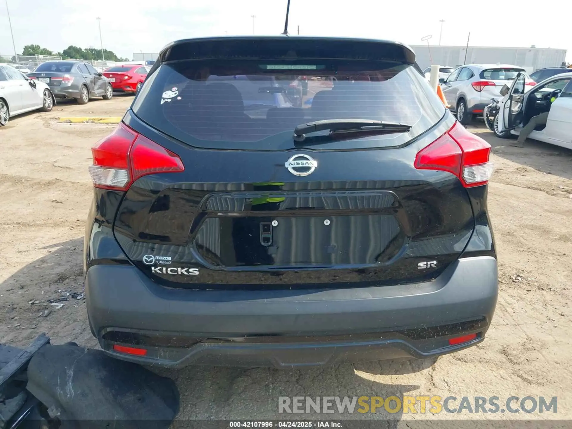 17 Photograph of a damaged car 3N1CP5CU2KL528359 NISSAN KICKS 2019
