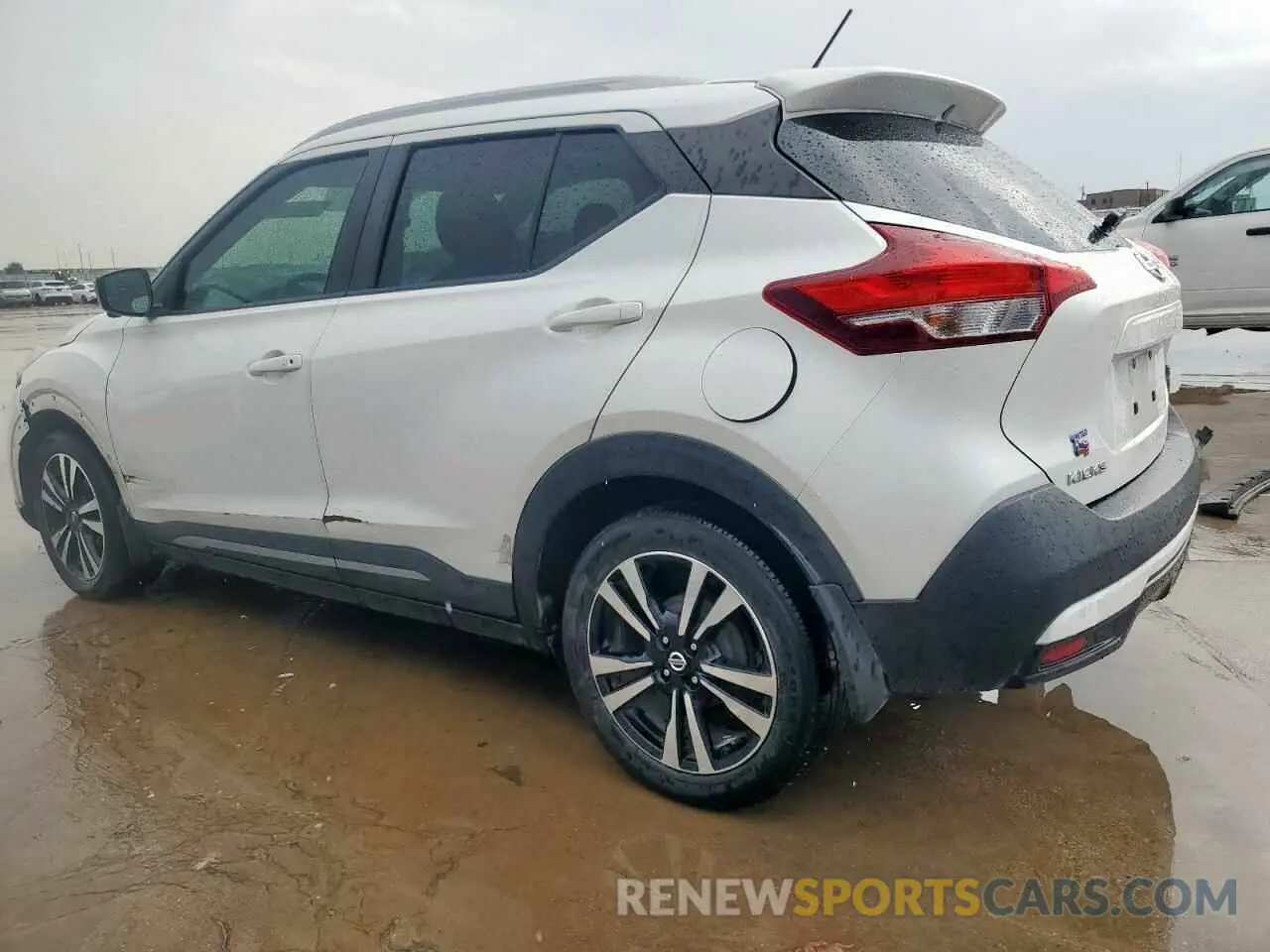 2 Photograph of a damaged car 3N1CP5CU2KL528880 NISSAN KICKS 2019