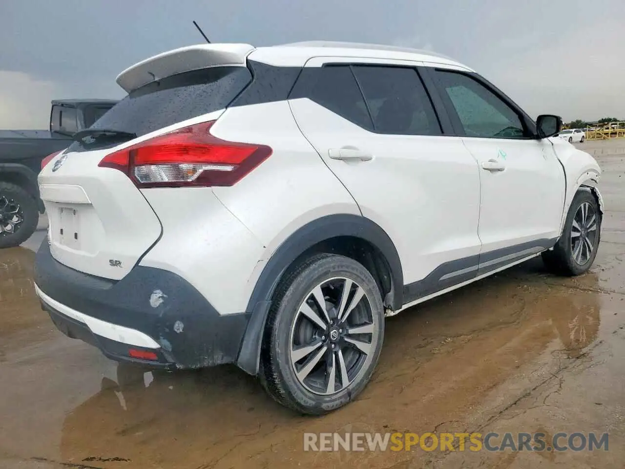 3 Photograph of a damaged car 3N1CP5CU2KL528880 NISSAN KICKS 2019