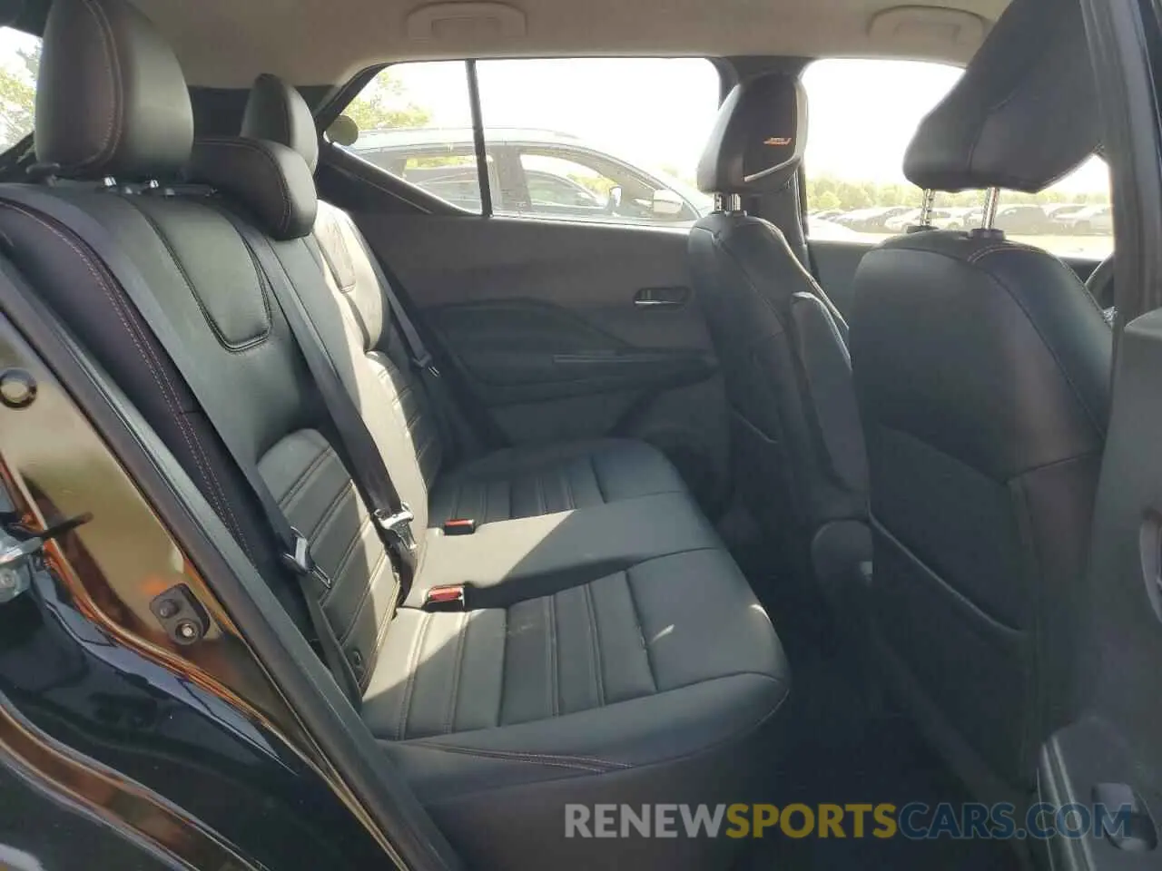 11 Photograph of a damaged car 3N1CP5CU4KL505570 NISSAN KICKS 2019