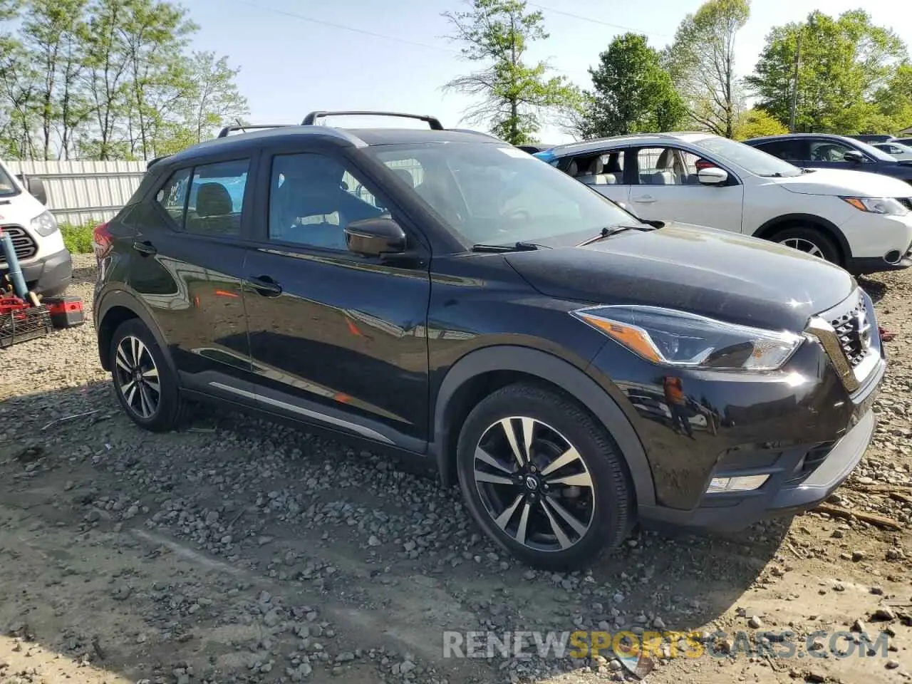 4 Photograph of a damaged car 3N1CP5CU4KL505570 NISSAN KICKS 2019