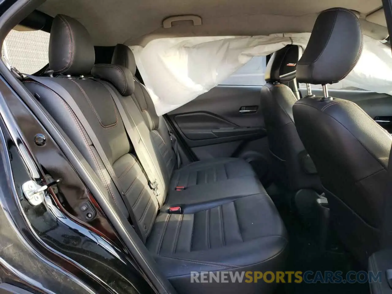 11 Photograph of a damaged car 3N1CP5CU4KL530419 NISSAN KICKS 2019