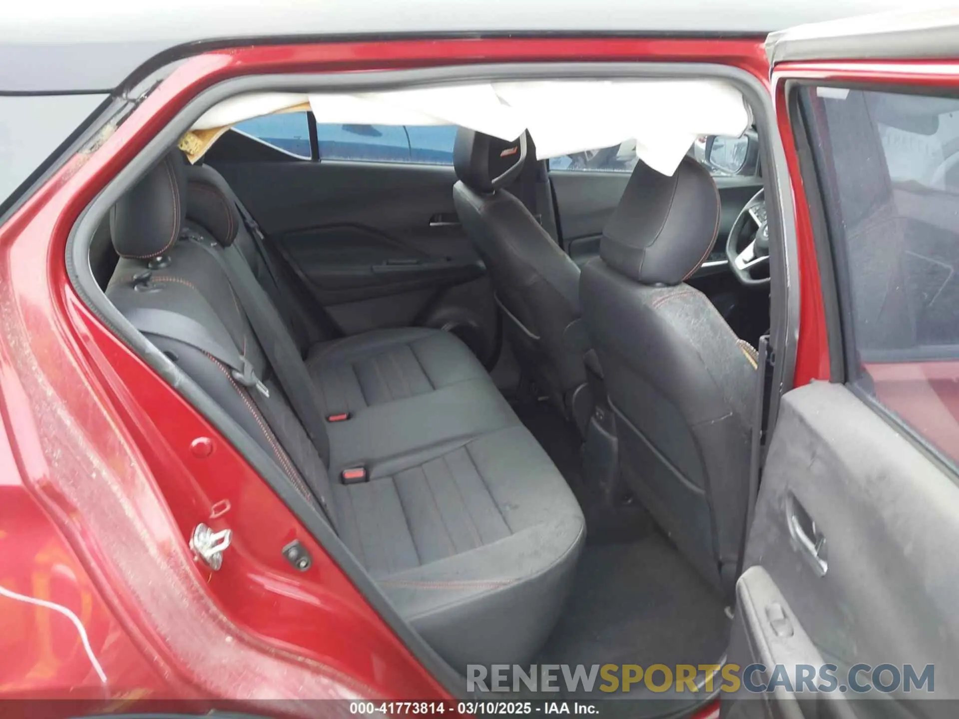 8 Photograph of a damaged car 3N1CP5CU4KL566997 NISSAN KICKS 2019