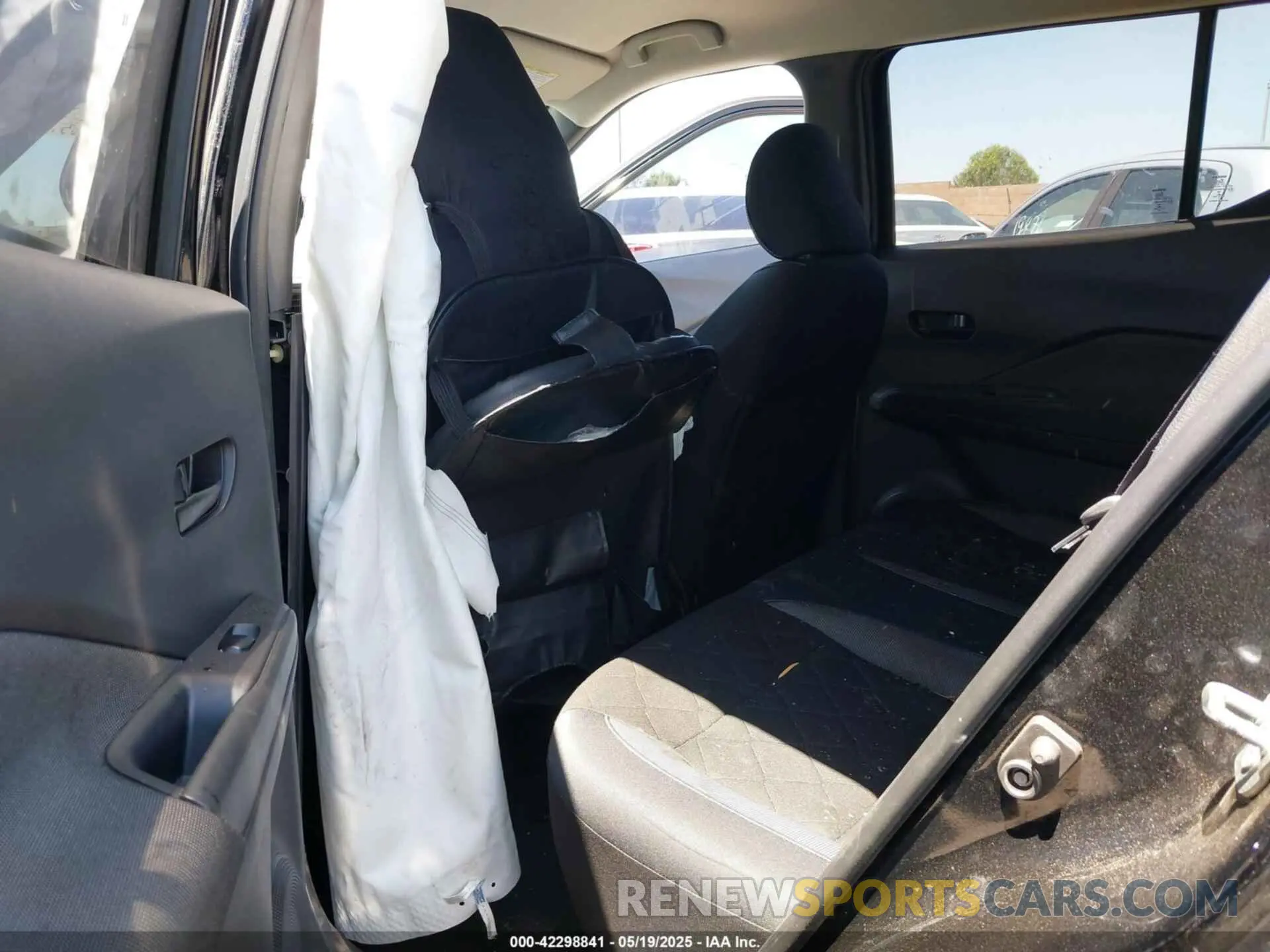 8 Фотография поврежденного автомобиля 3N1CP5CU5KL481294 NISSAN KICKS 2019