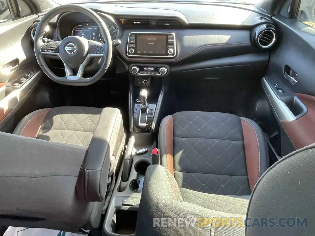 9 Photograph of a damaged car 3N1CP5CU5KL498631 NISSAN KICKS 2019