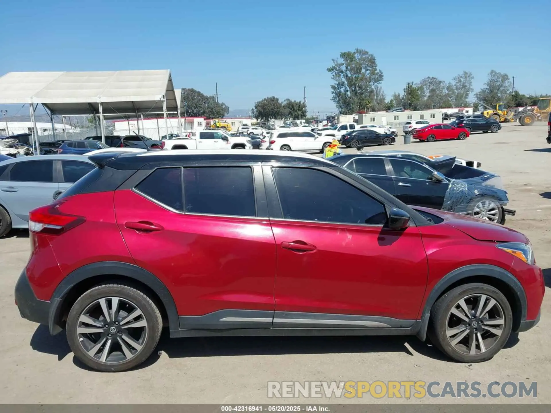 13 Photograph of a damaged car 3N1CP5CU5KL499178 NISSAN KICKS 2019