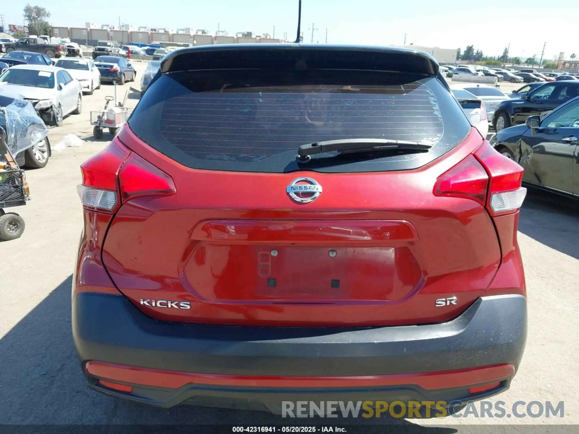 16 Photograph of a damaged car 3N1CP5CU5KL499178 NISSAN KICKS 2019