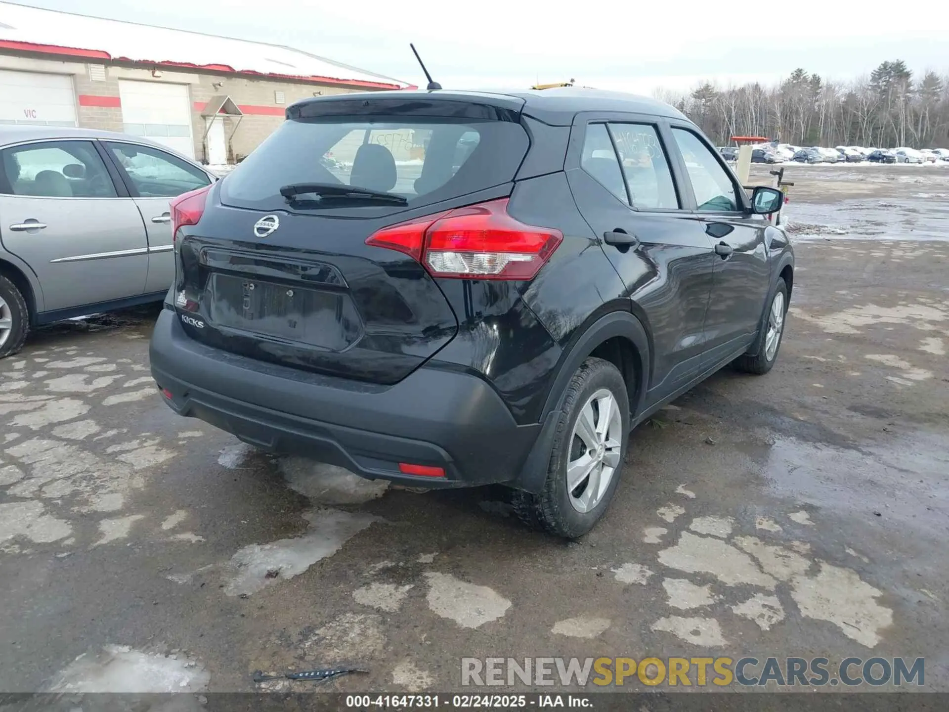 4 Photograph of a damaged car 3N1CP5CU5KL506517 NISSAN KICKS 2019