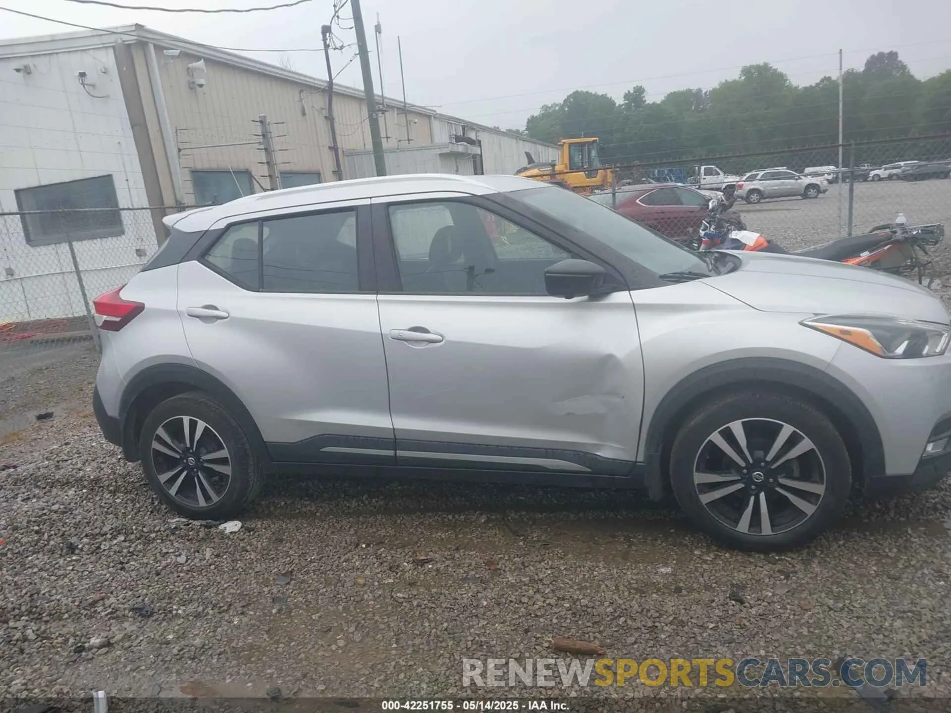 13 Фотография поврежденного автомобиля 3N1CP5CU5KL521681 NISSAN KICKS 2019