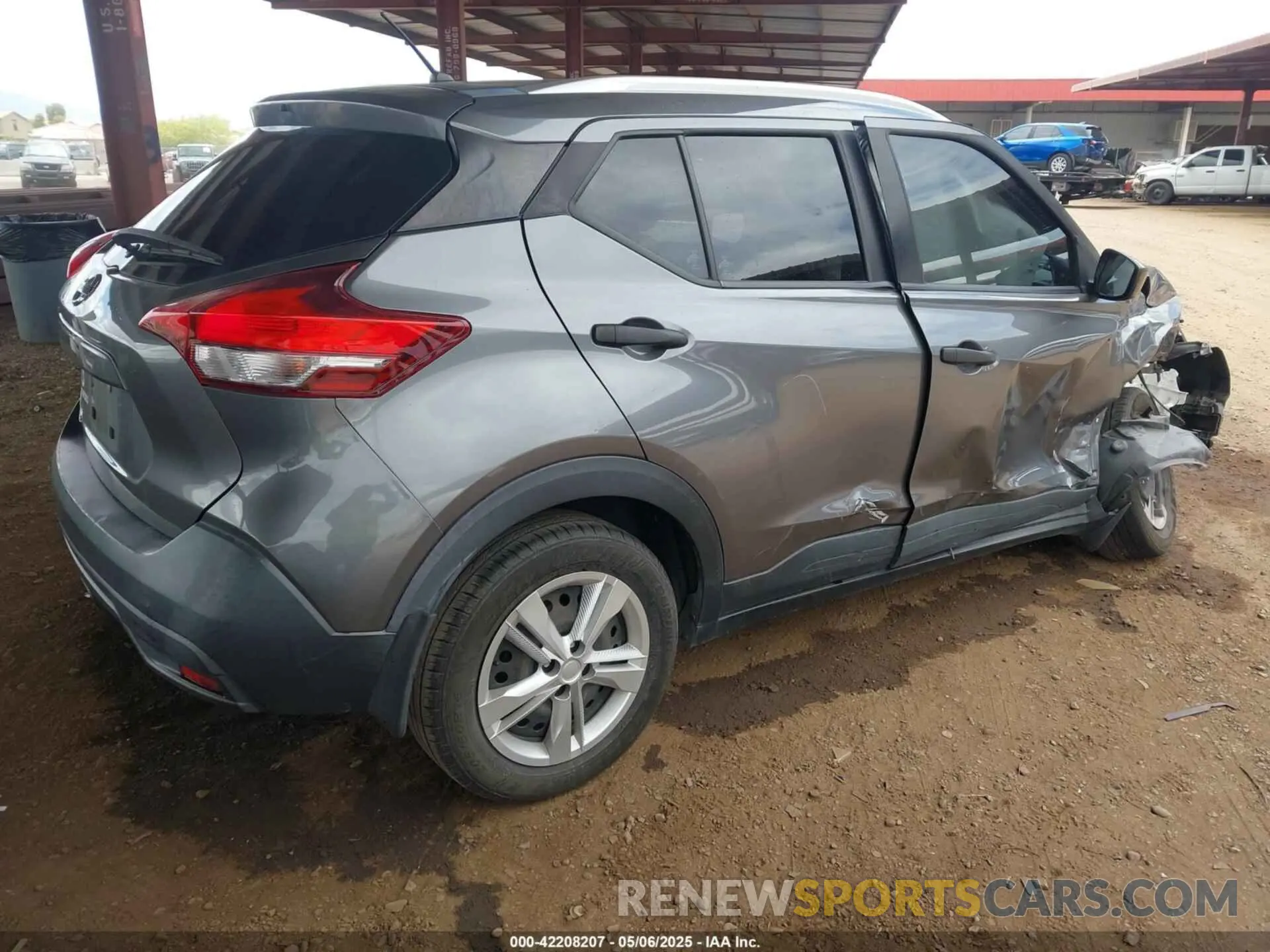 4 Photograph of a damaged car 3N1CP5CU6KL496631 NISSAN KICKS 2019