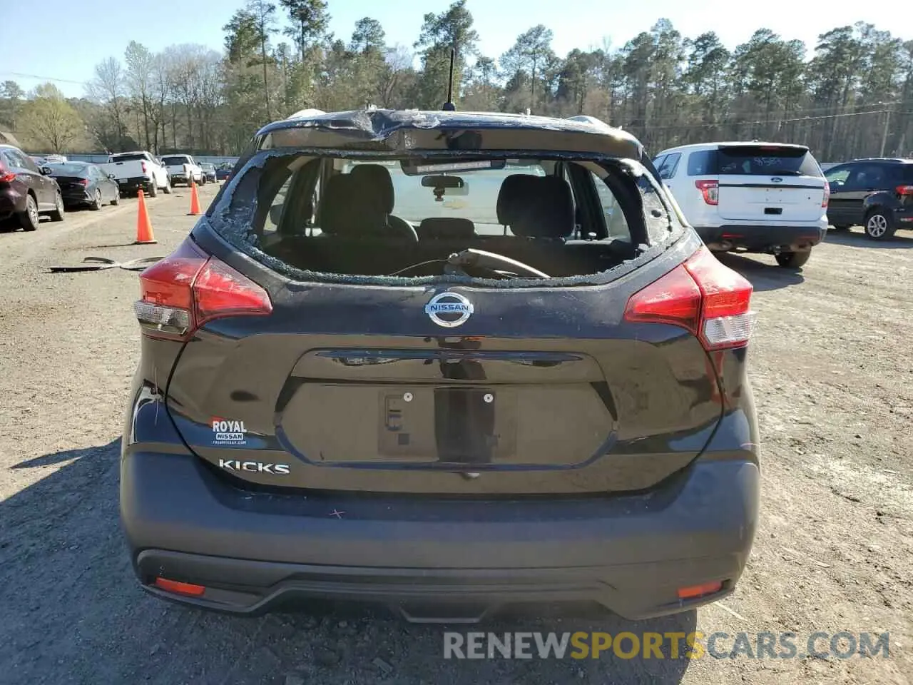 6 Photograph of a damaged car 3N1CP5CU6KL533063 NISSAN KICKS 2019