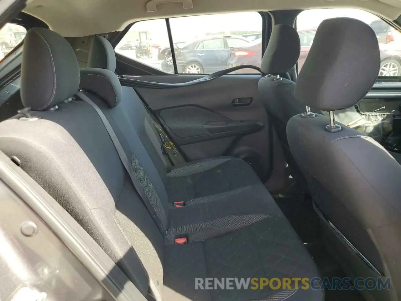 12 Photograph of a damaged car 3N1CP5CU7KL528924 NISSAN KICKS 2019