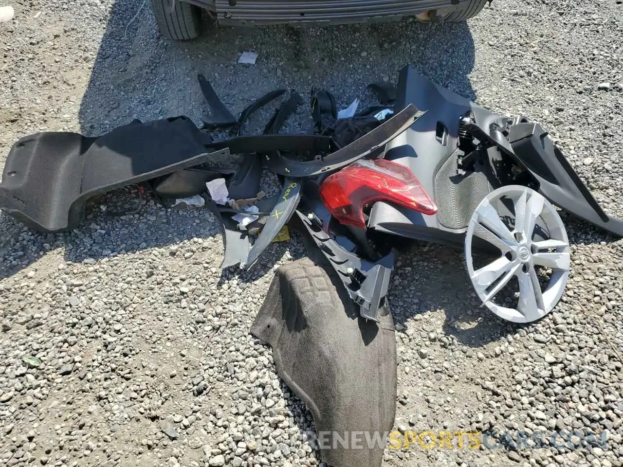 15 Photograph of a damaged car 3N1CP5CU7KL528924 NISSAN KICKS 2019