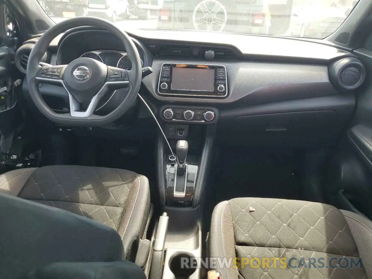 8 Photograph of a damaged car 3N1CP5CU7KL528924 NISSAN KICKS 2019
