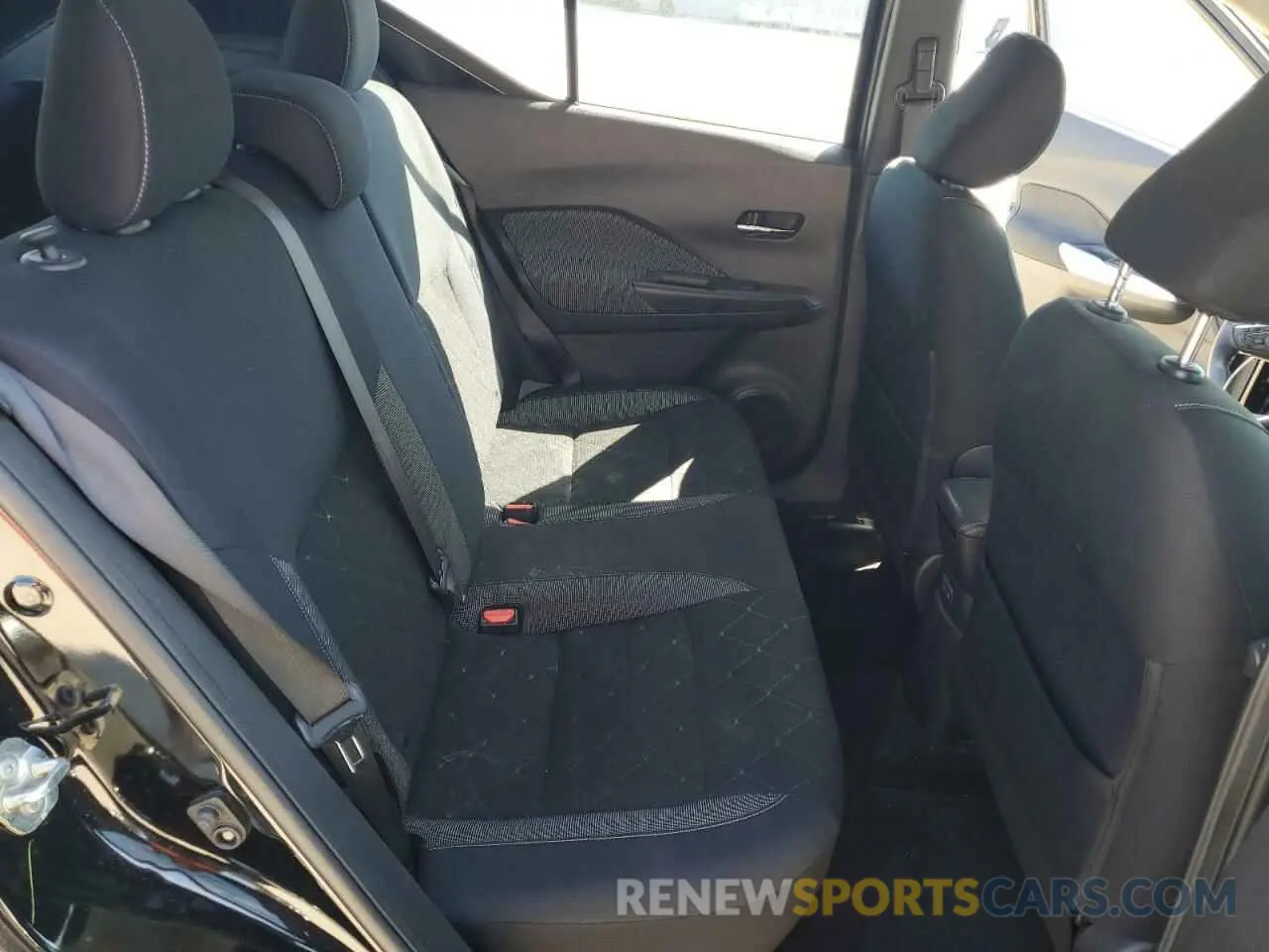 10 Photograph of a damaged car 3N1CP5CU7KL554813 NISSAN KICKS 2019