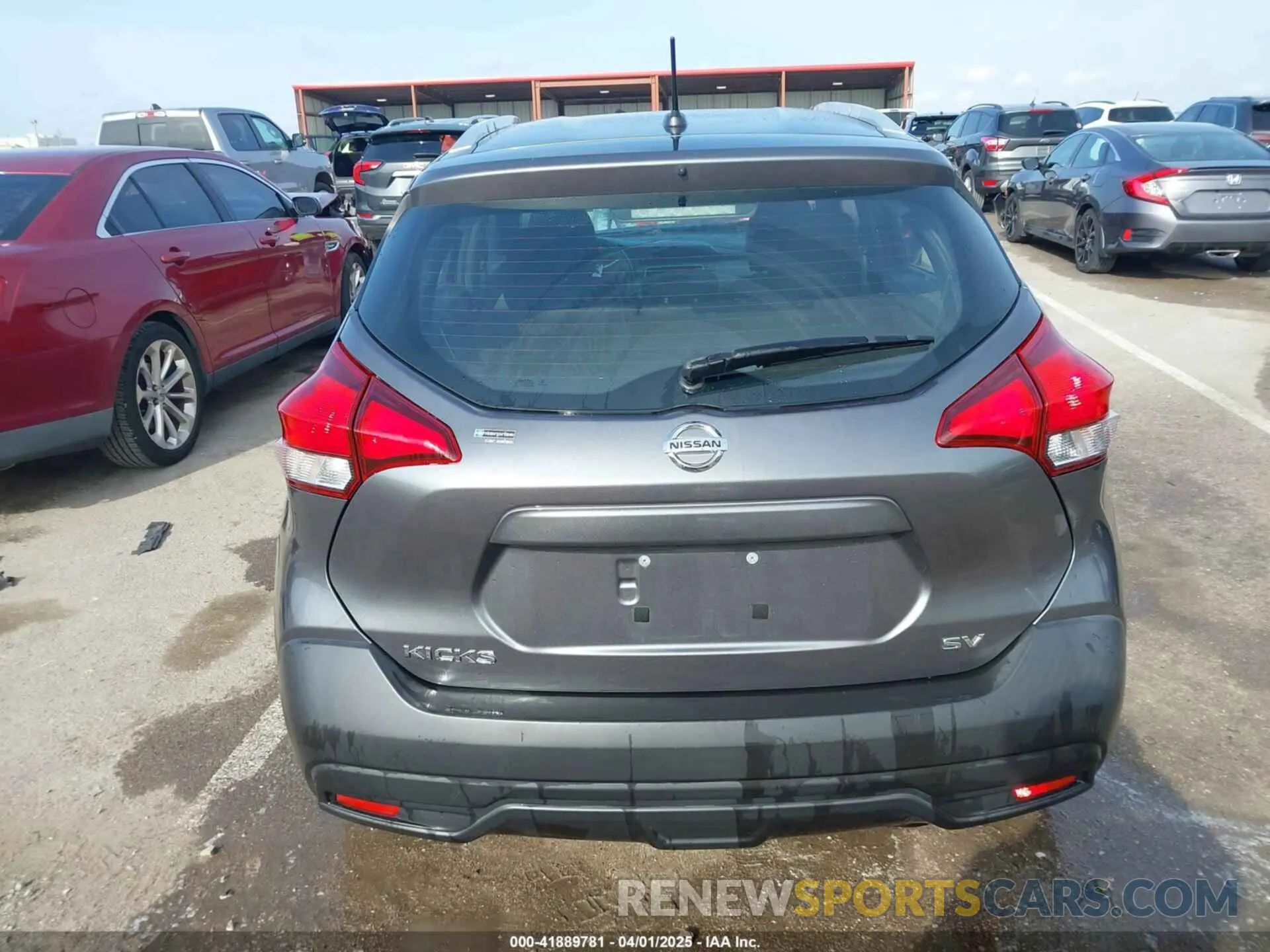 17 Photograph of a damaged car 3N1CP5CU8KL542721 NISSAN KICKS 2019
