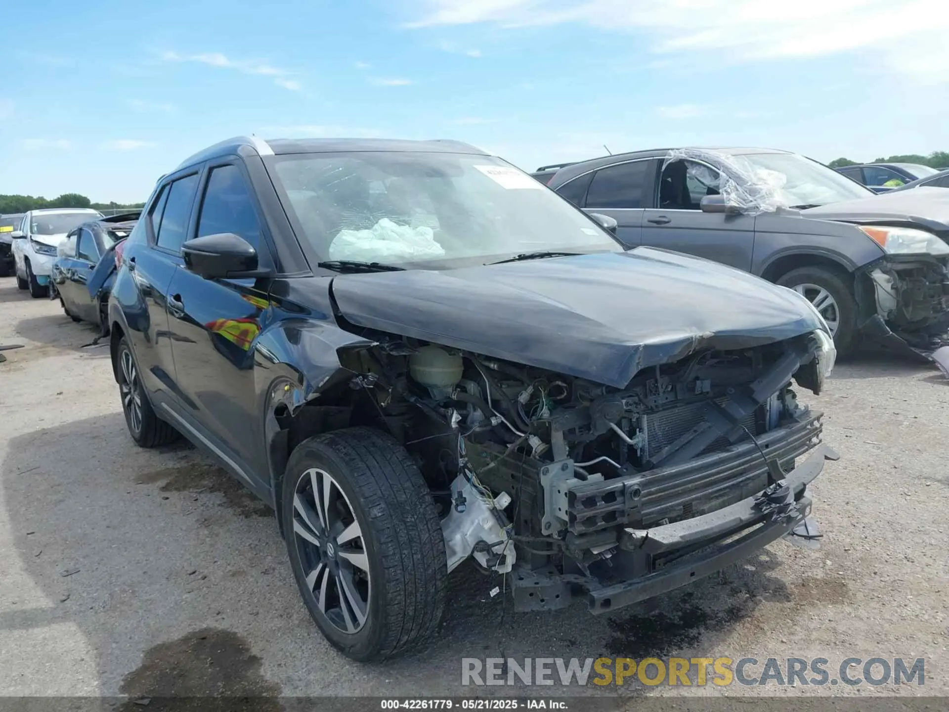 1 Фотография поврежденного автомобиля 3N1CP5CU8KL548972 NISSAN KICKS 2019