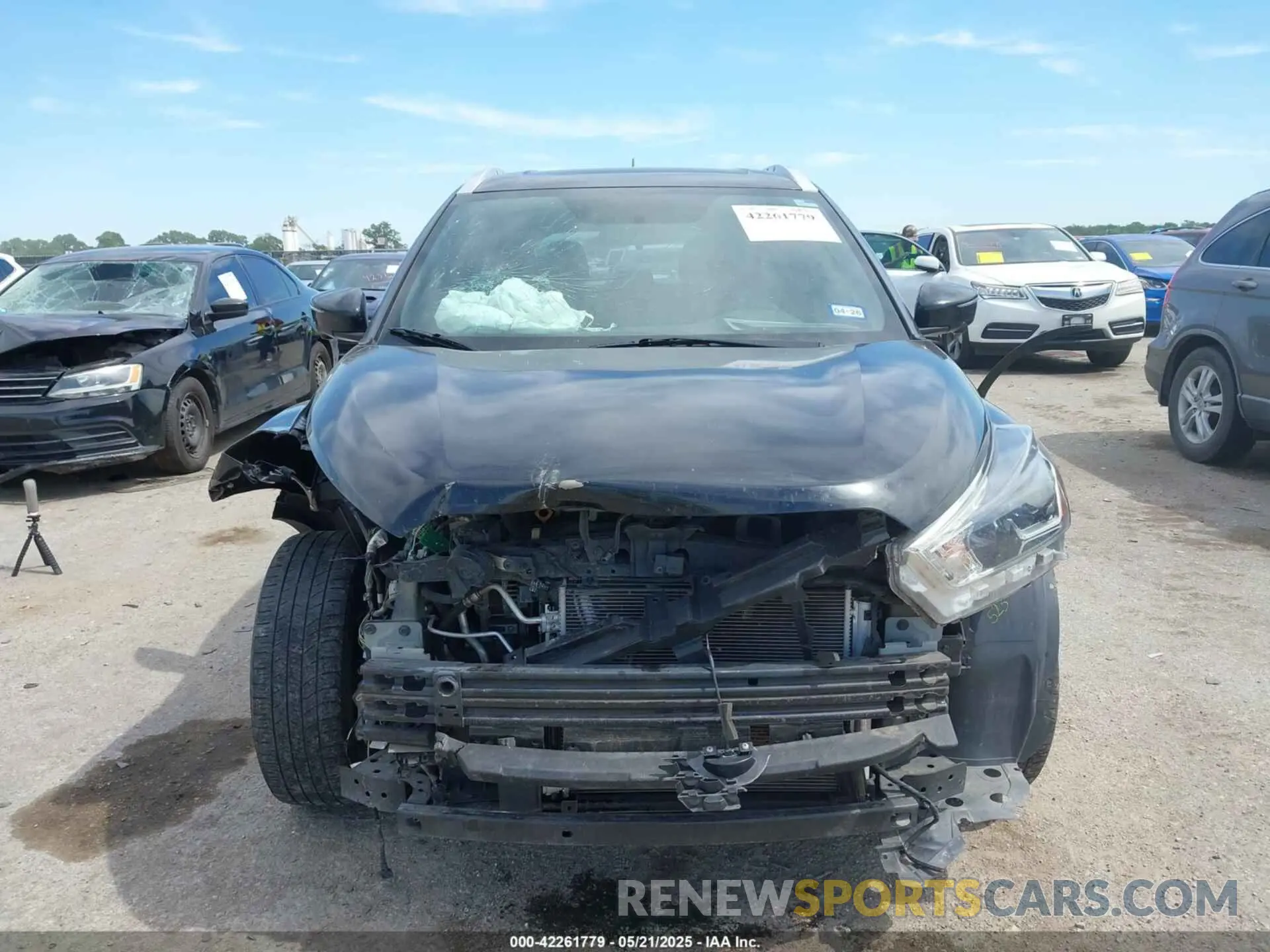 13 Фотография поврежденного автомобиля 3N1CP5CU8KL548972 NISSAN KICKS 2019