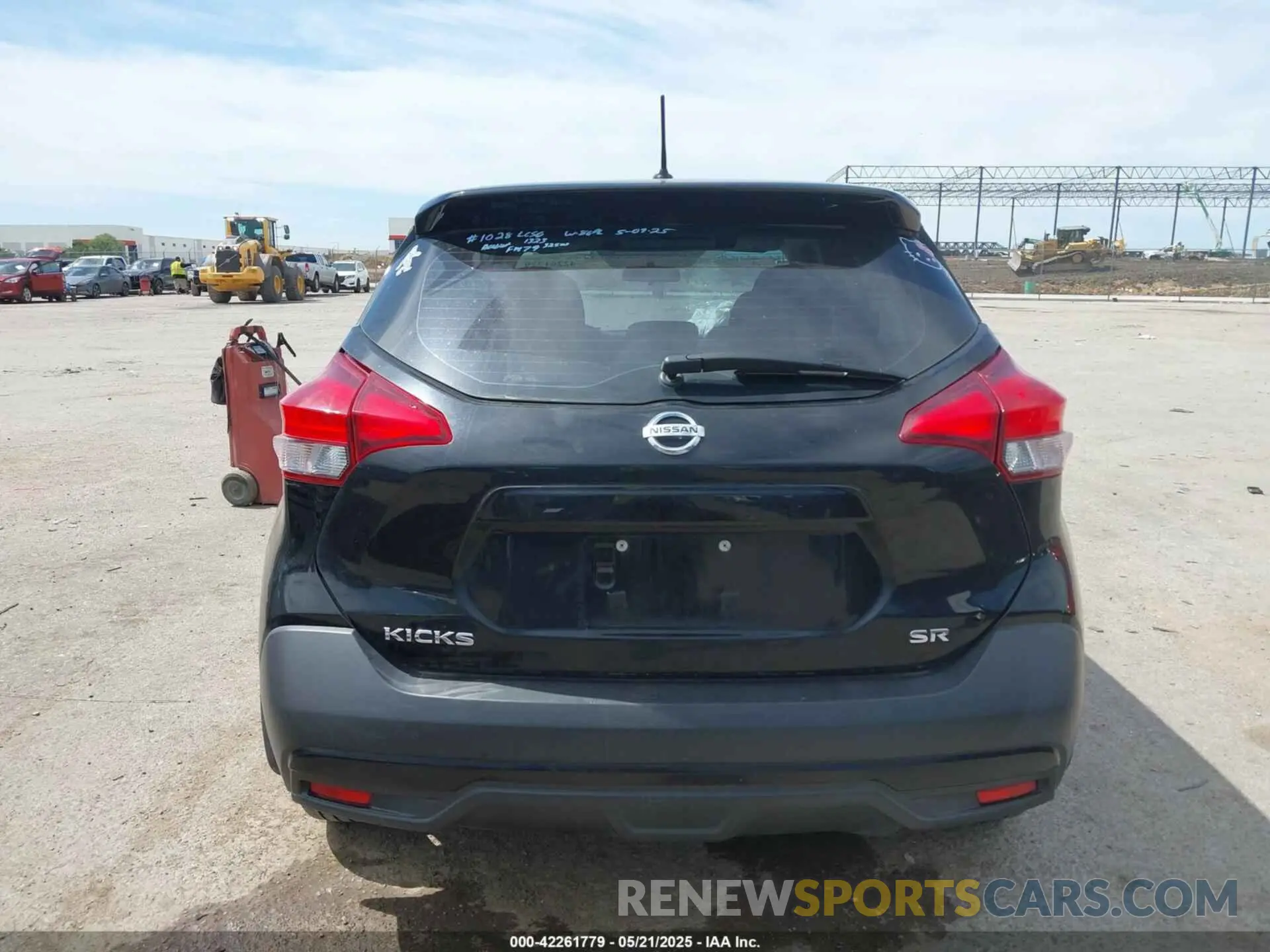 17 Фотография поврежденного автомобиля 3N1CP5CU8KL548972 NISSAN KICKS 2019
