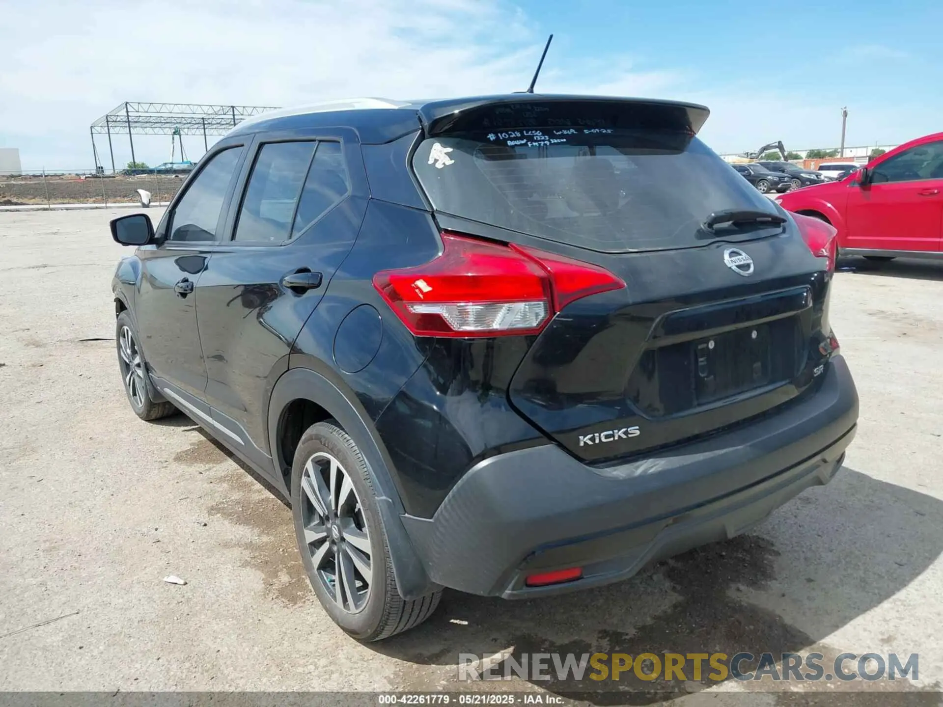 3 Фотография поврежденного автомобиля 3N1CP5CU8KL548972 NISSAN KICKS 2019