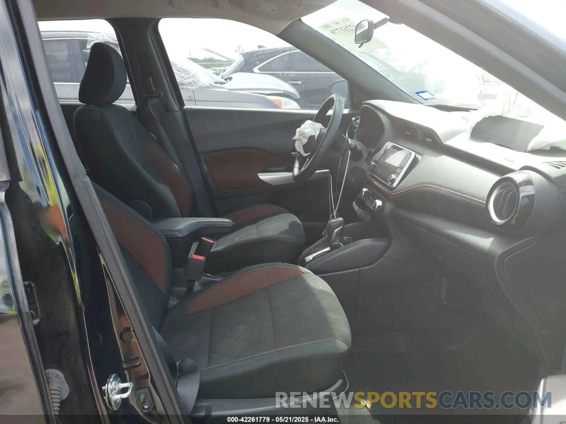 5 Фотография поврежденного автомобиля 3N1CP5CU8KL548972 NISSAN KICKS 2019