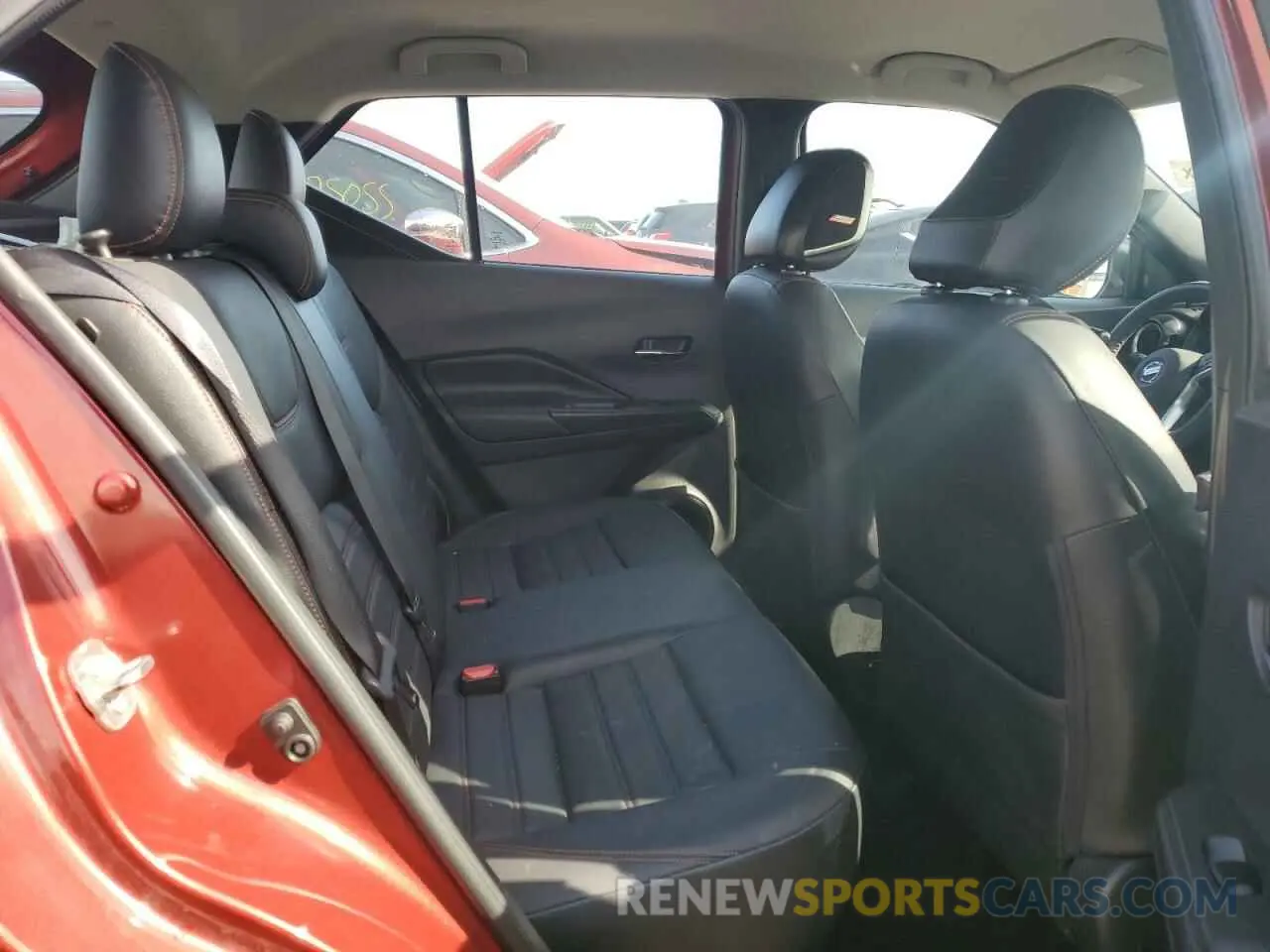 10 Photograph of a damaged car 3N1CP5CU8KL555775 NISSAN KICKS 2019