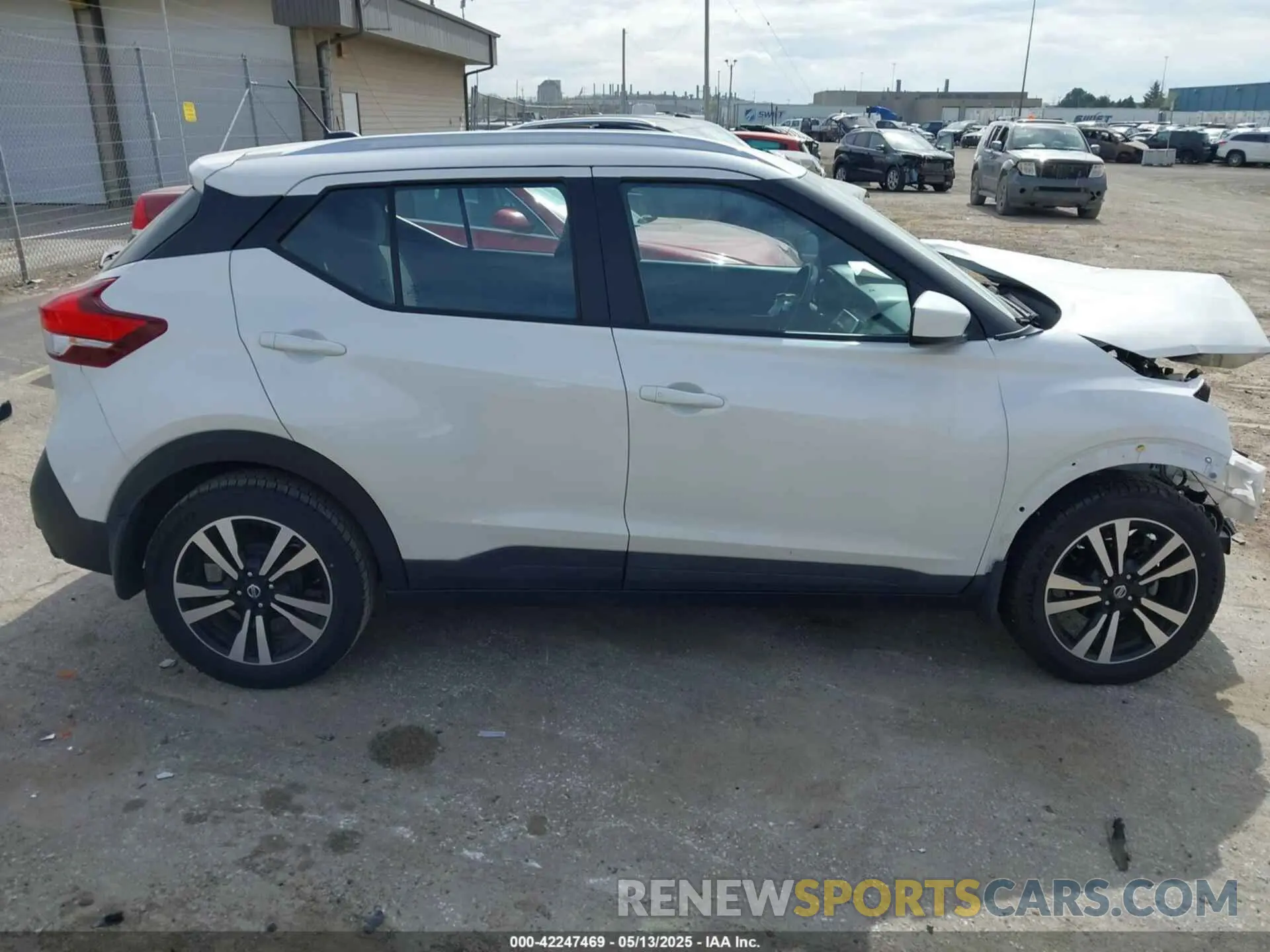 13 Photograph of a damaged car 3N1CP5CU9KL559771 NISSAN KICKS 2019