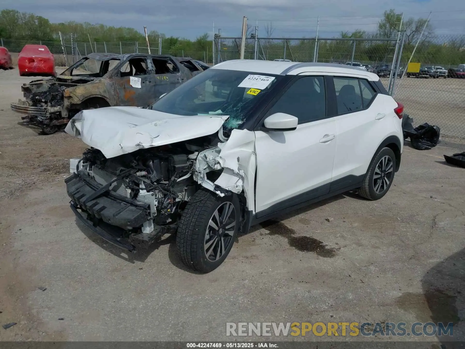 2 Photograph of a damaged car 3N1CP5CU9KL559771 NISSAN KICKS 2019
