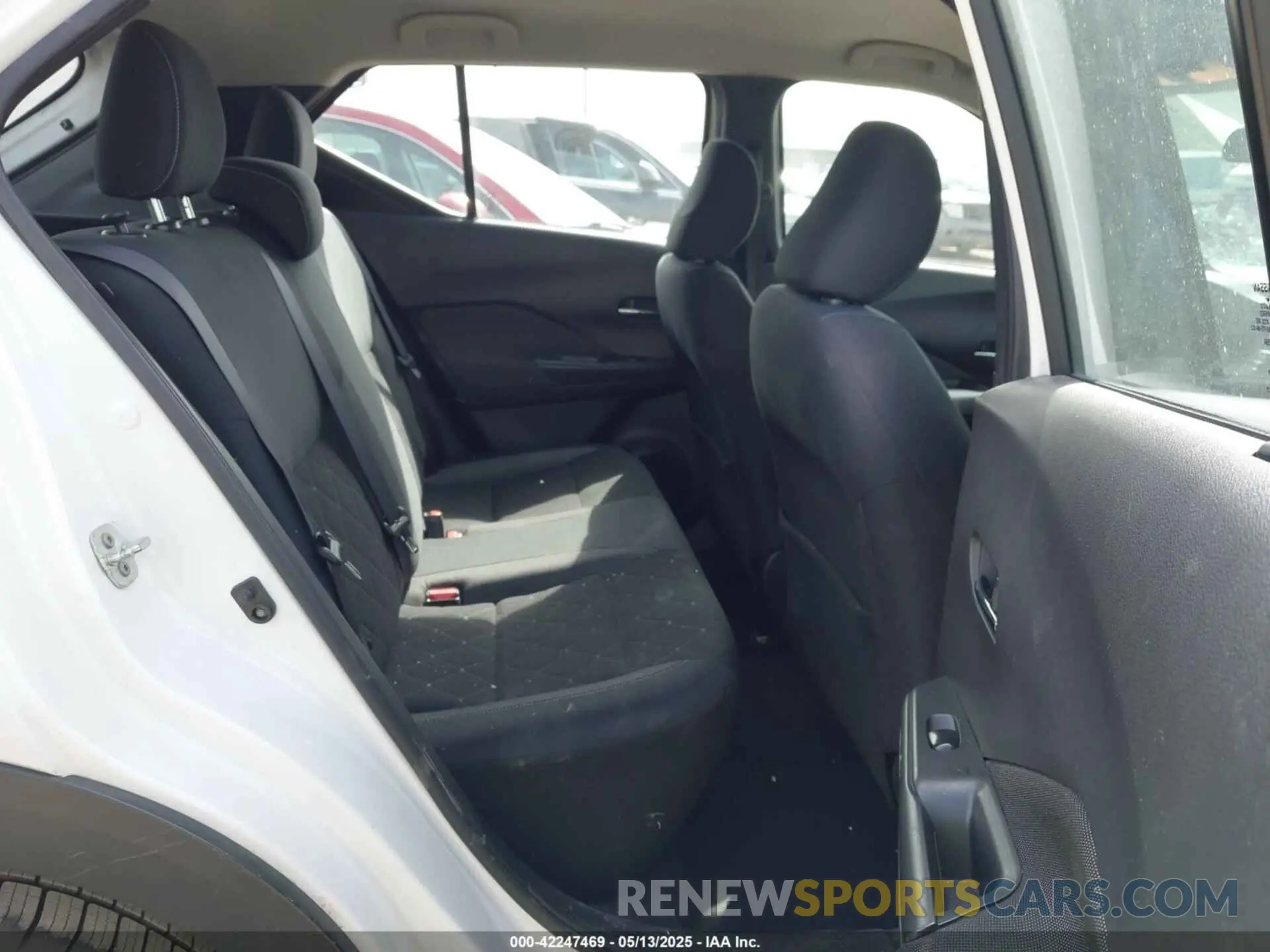 8 Photograph of a damaged car 3N1CP5CU9KL559771 NISSAN KICKS 2019