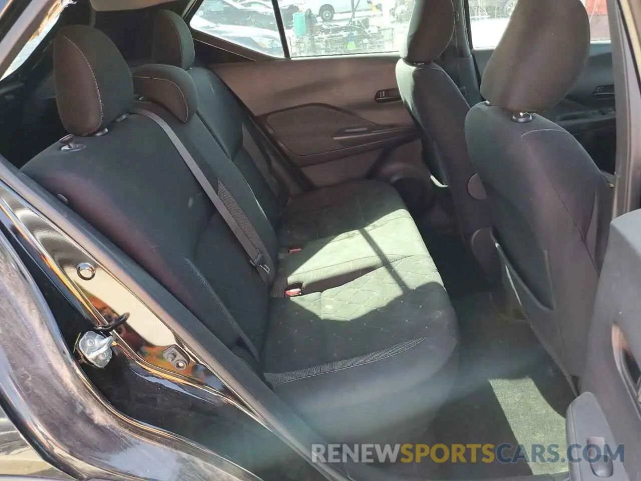 10 Photograph of a damaged car 3N1CP5CUXKL547273 NISSAN KICKS 2019