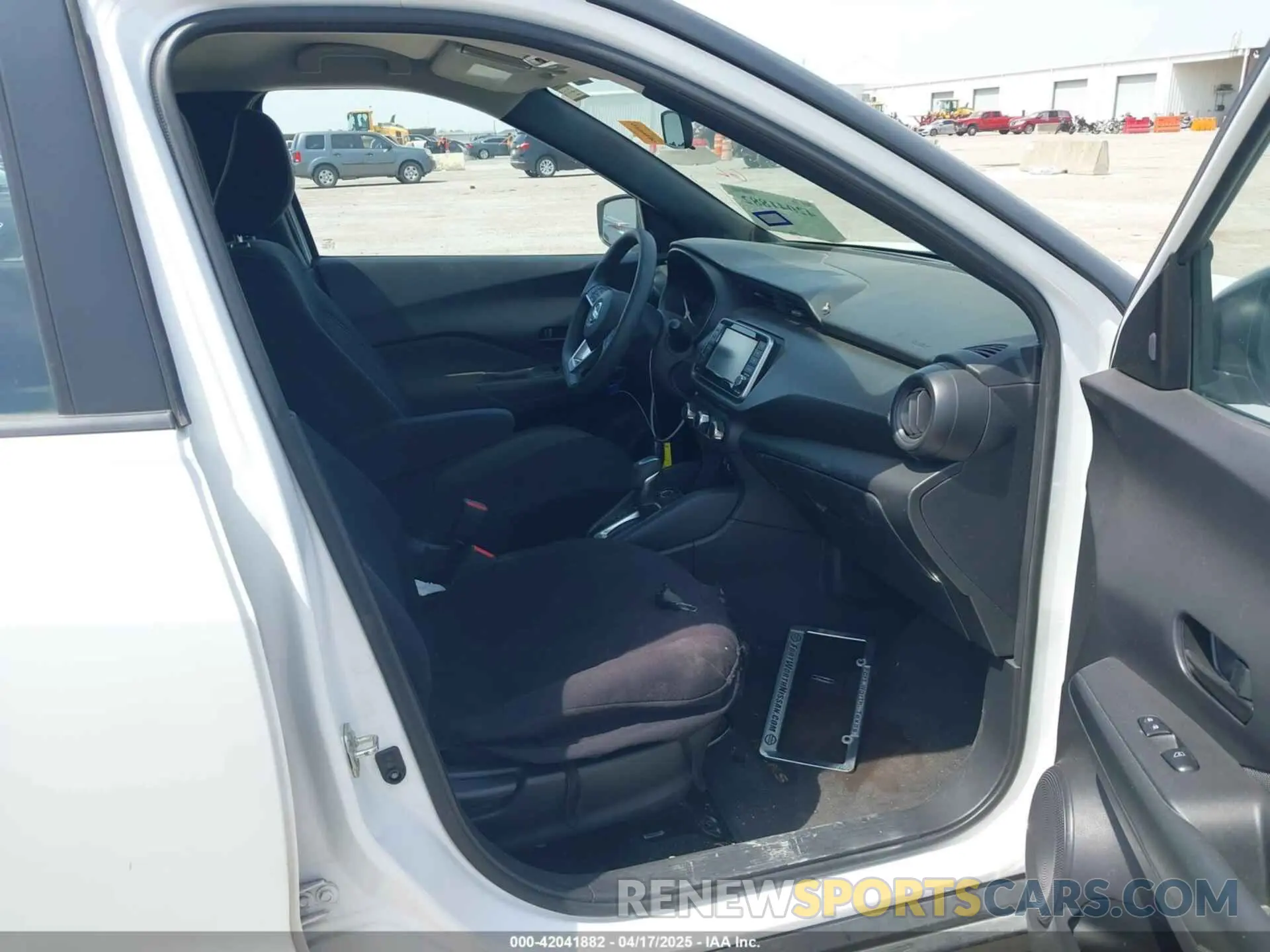 5 Photograph of a damaged car 3N1CP5BV0LL529392 NISSAN KICKS 2020