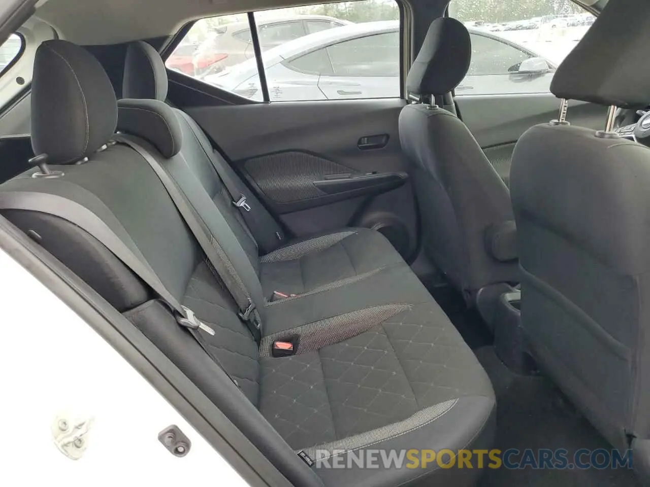 11 Photograph of a damaged car 3N1CP5BV0LL539050 NISSAN KICKS 2020
