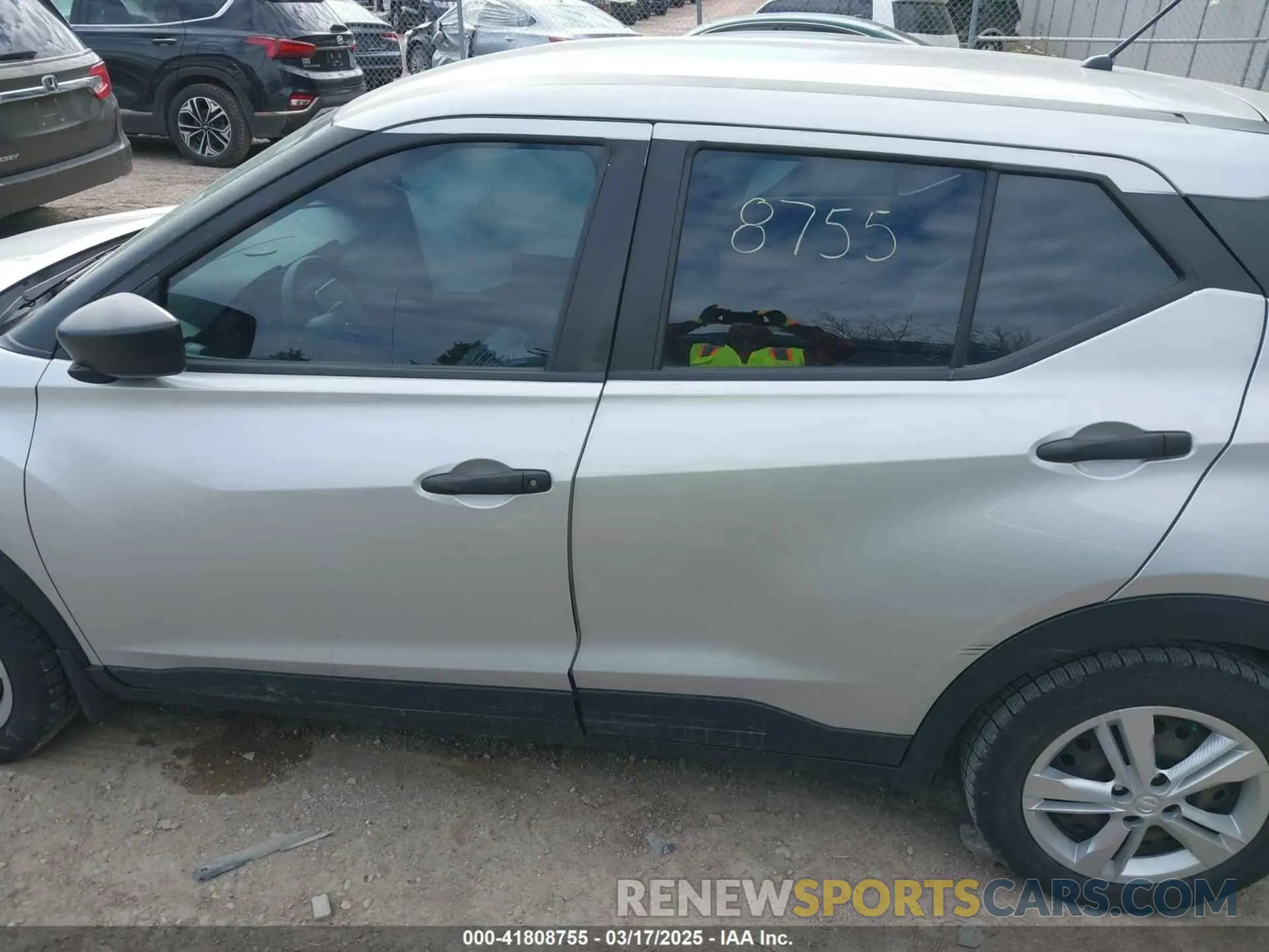 14 Photograph of a damaged car 3N1CP5BV0LL562392 NISSAN KICKS 2020