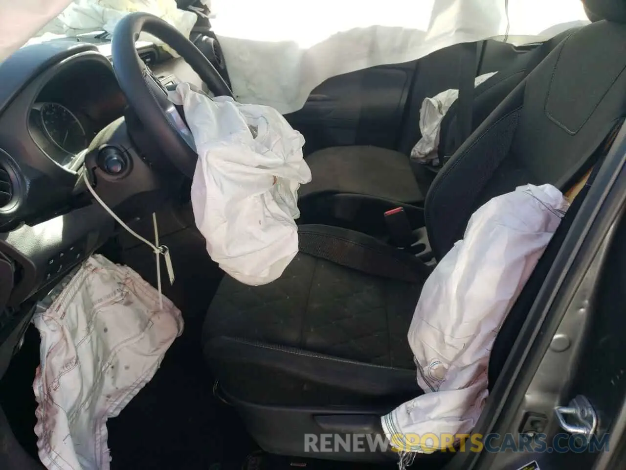 7 Photograph of a damaged car 3N1CP5BV1LL536772 NISSAN KICKS 2020