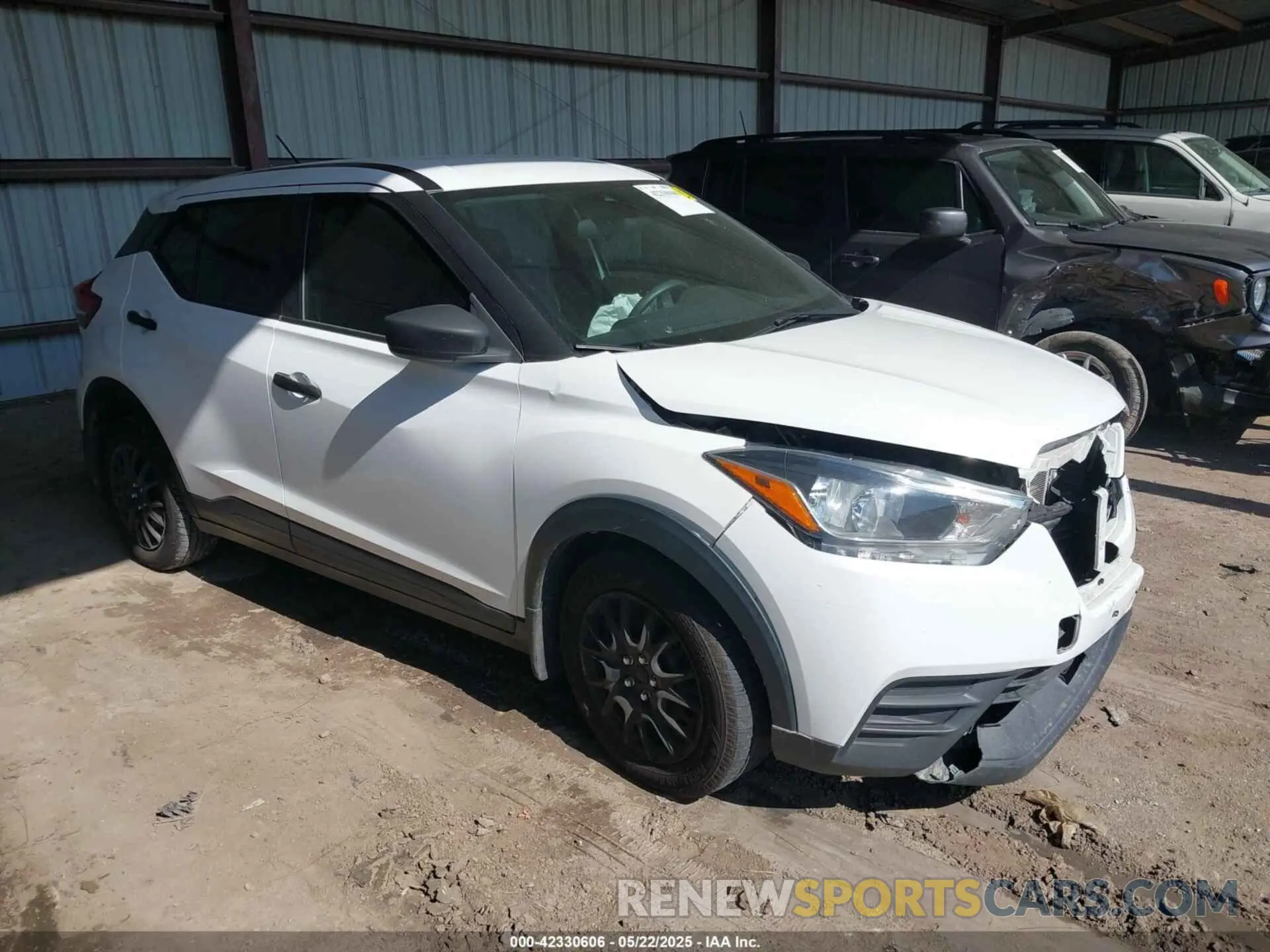 1 Photograph of a damaged car 3N1CP5BV1LL555516 NISSAN KICKS 2020