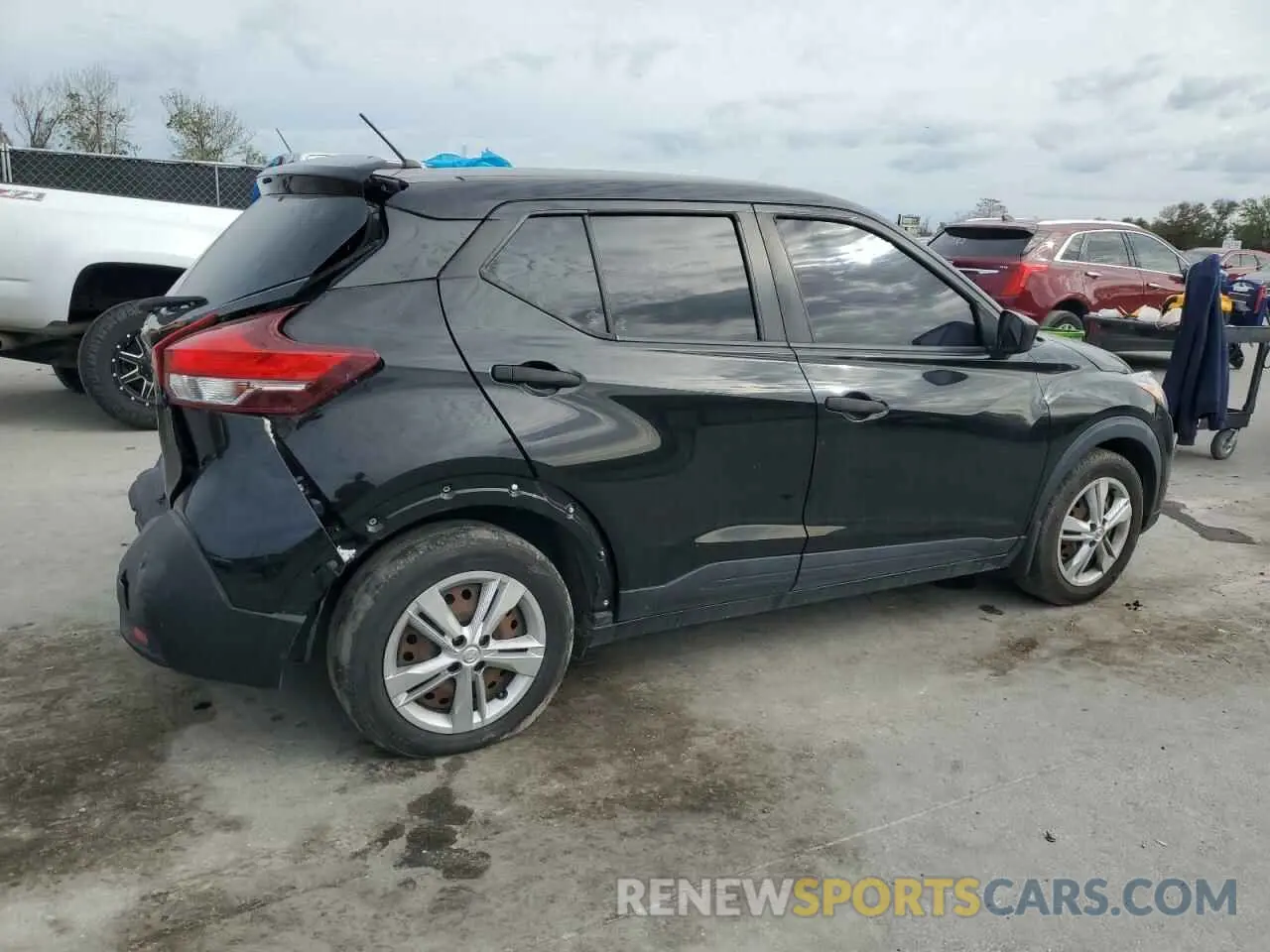 3 Photograph of a damaged car 3N1CP5BV1LL561509 NISSAN KICKS 2020