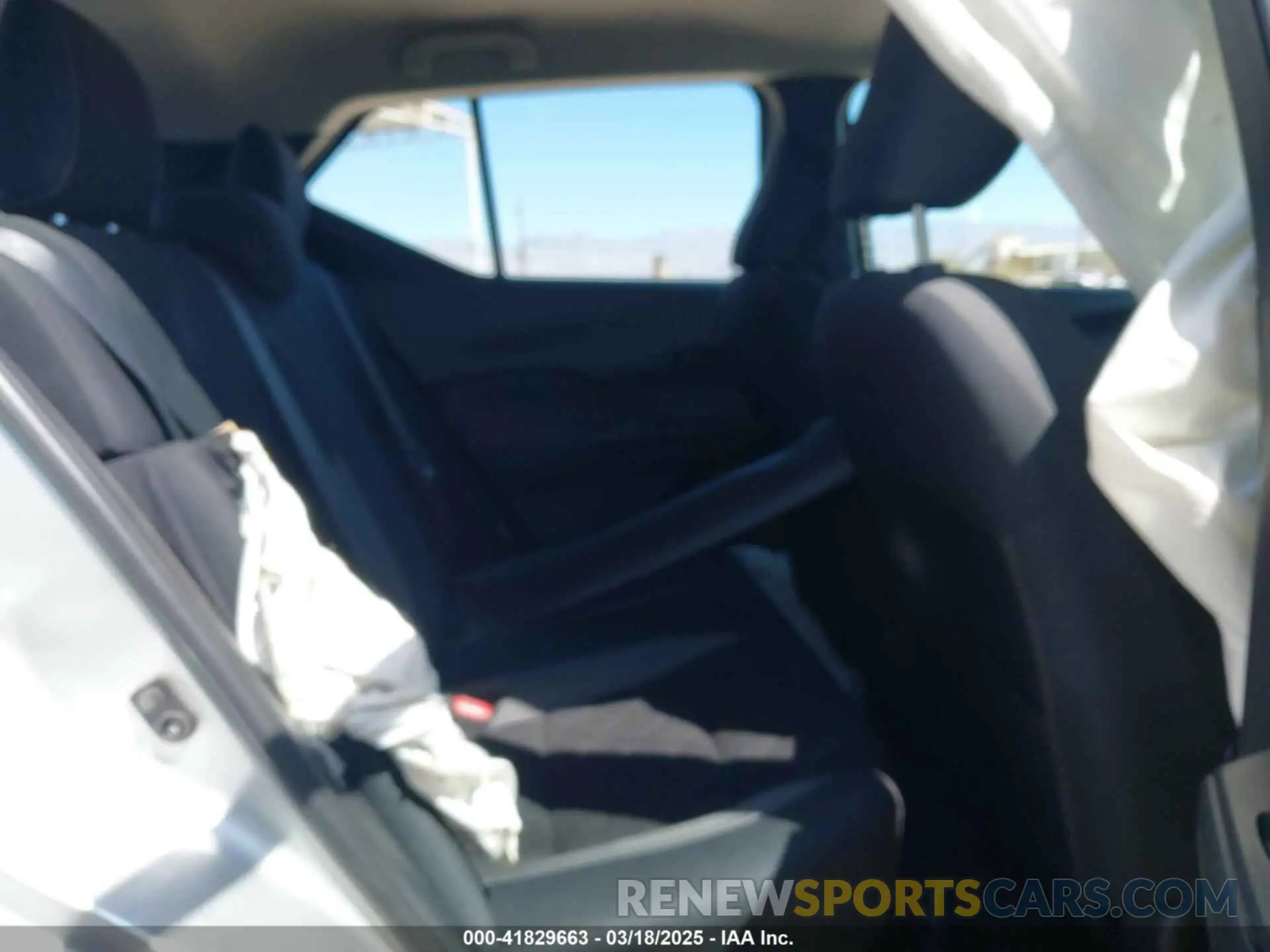8 Photograph of a damaged car 3N1CP5BV2LL524100 NISSAN KICKS 2020