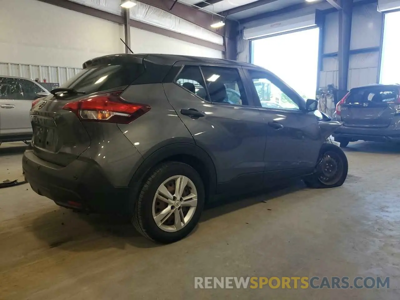 3 Photograph of a damaged car 3N1CP5BV2LL532472 NISSAN KICKS 2020