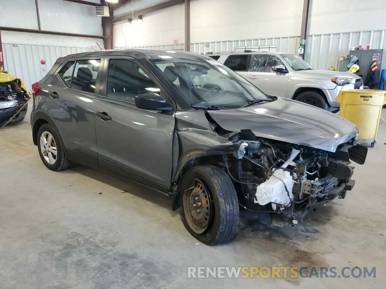 4 Photograph of a damaged car 3N1CP5BV2LL532472 NISSAN KICKS 2020
