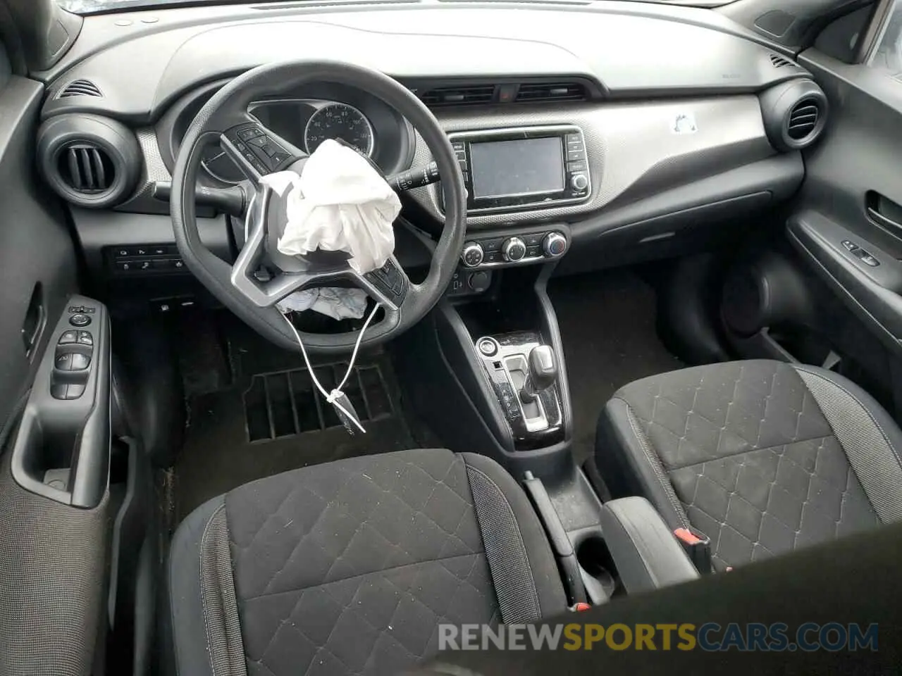 8 Photograph of a damaged car 3N1CP5BV2LL538188 NISSAN KICKS 2020