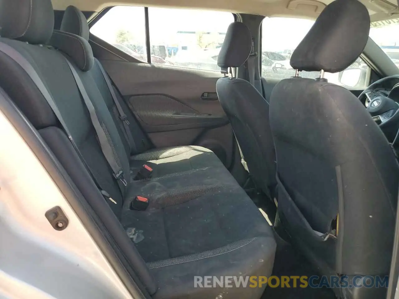 10 Фотография поврежденного автомобиля 3N1CP5BV2LL576522 NISSAN KICKS 2020
