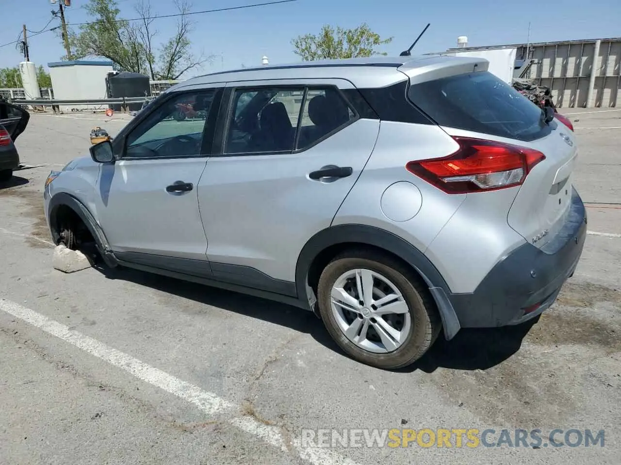 2 Фотография поврежденного автомобиля 3N1CP5BV2LL576522 NISSAN KICKS 2020
